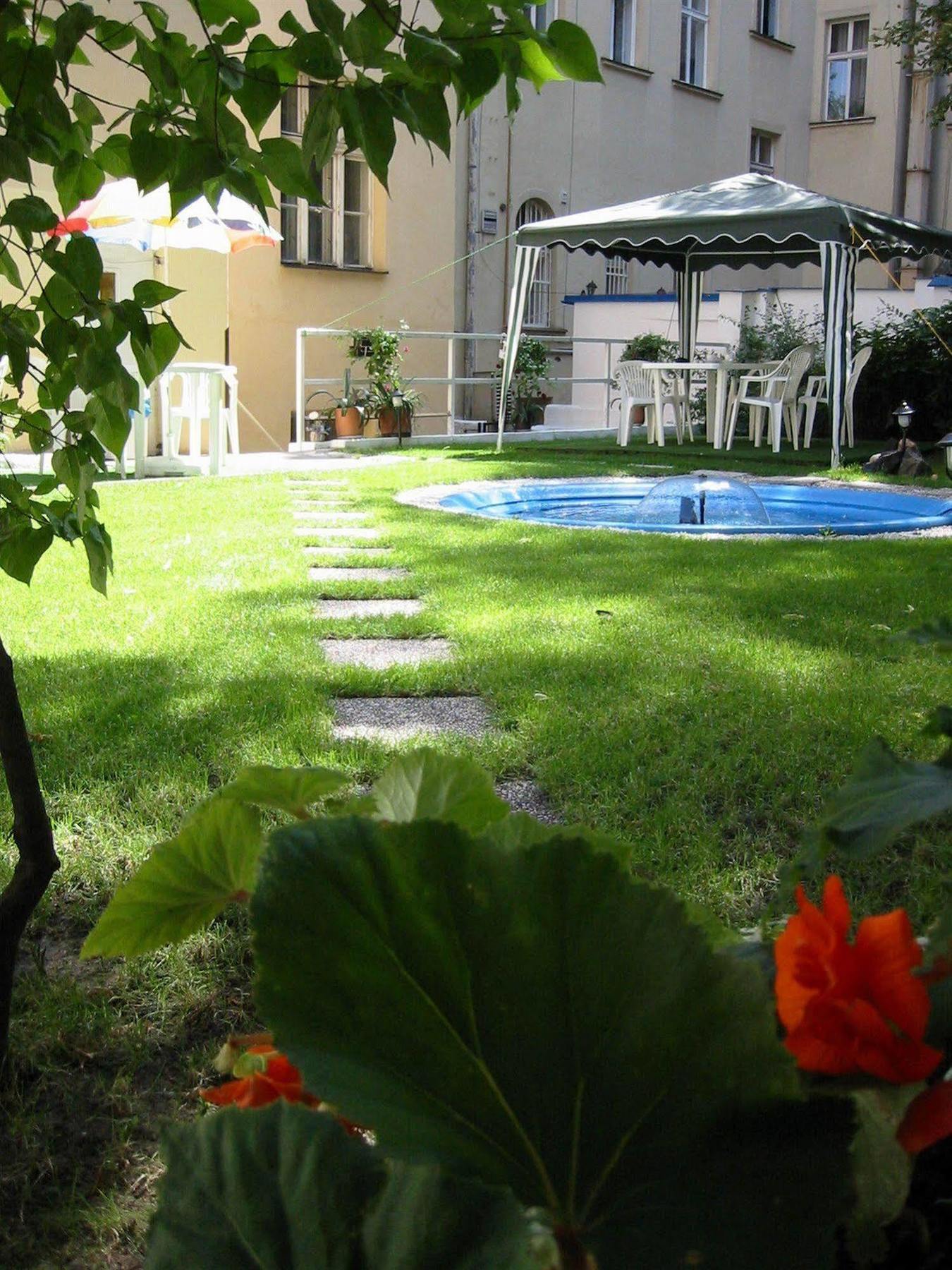 Brezina Pension Praga Exterior foto